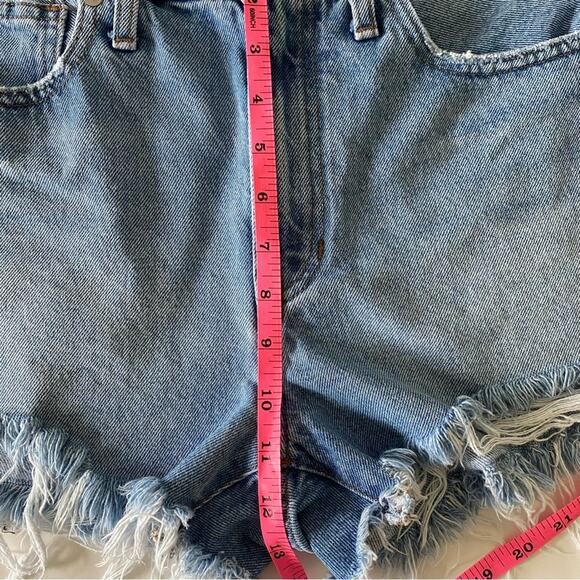 Madewell The Perfect Jean Short in Hedrick Wash Size 27 Raw Hem High Rise - Picture 12 of 16